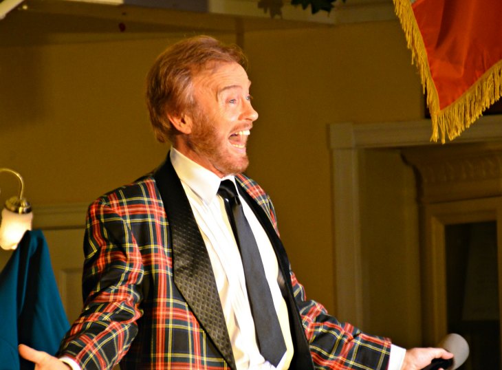 A tartan dinner jacket is just the thing when you're singing "Donald, Where's Your Trewsers."